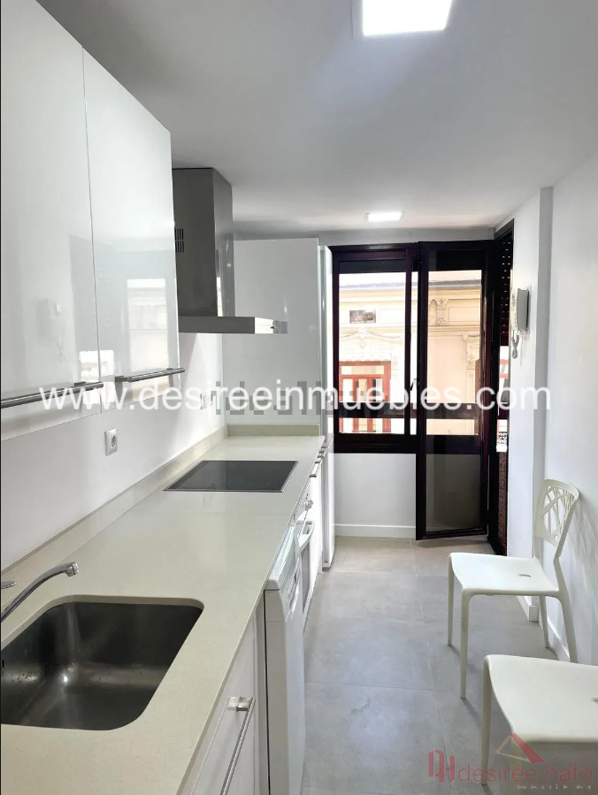 For sale of flat in Valencia