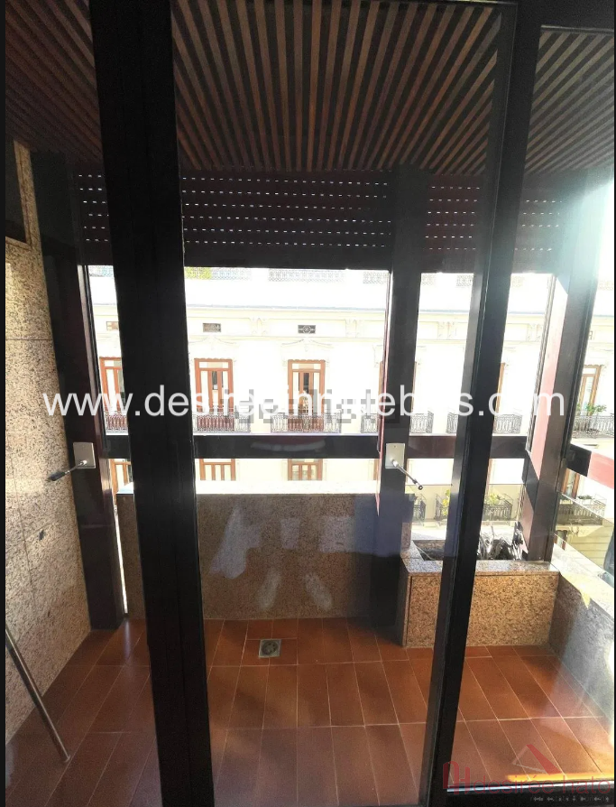 For sale of flat in Valencia
