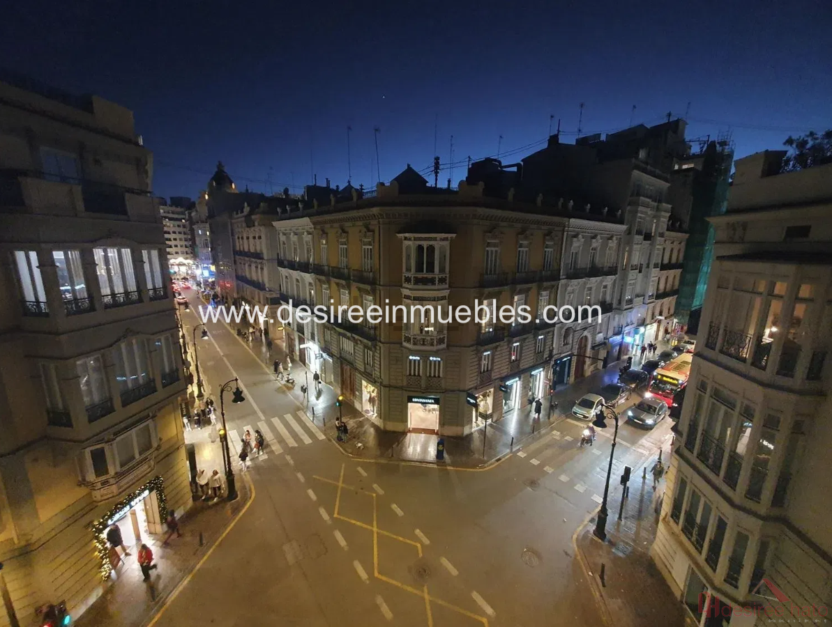For sale of flat in Valencia
