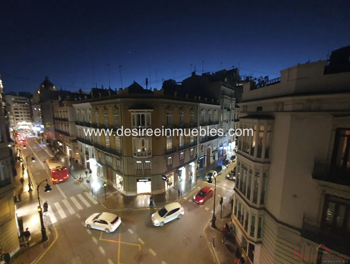 For sale of flat in Valencia