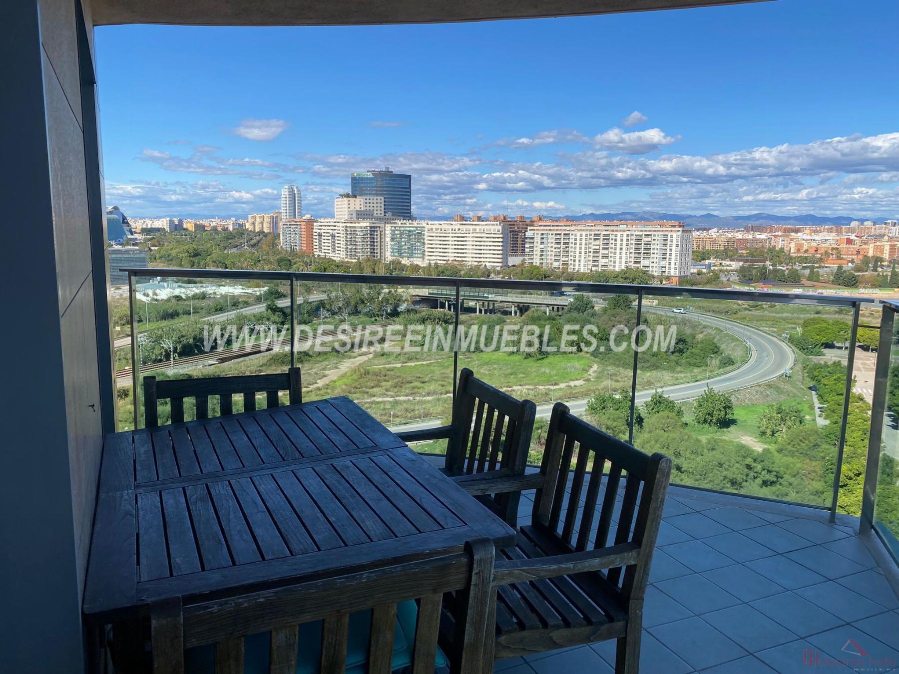 For sale of flat in Valencia