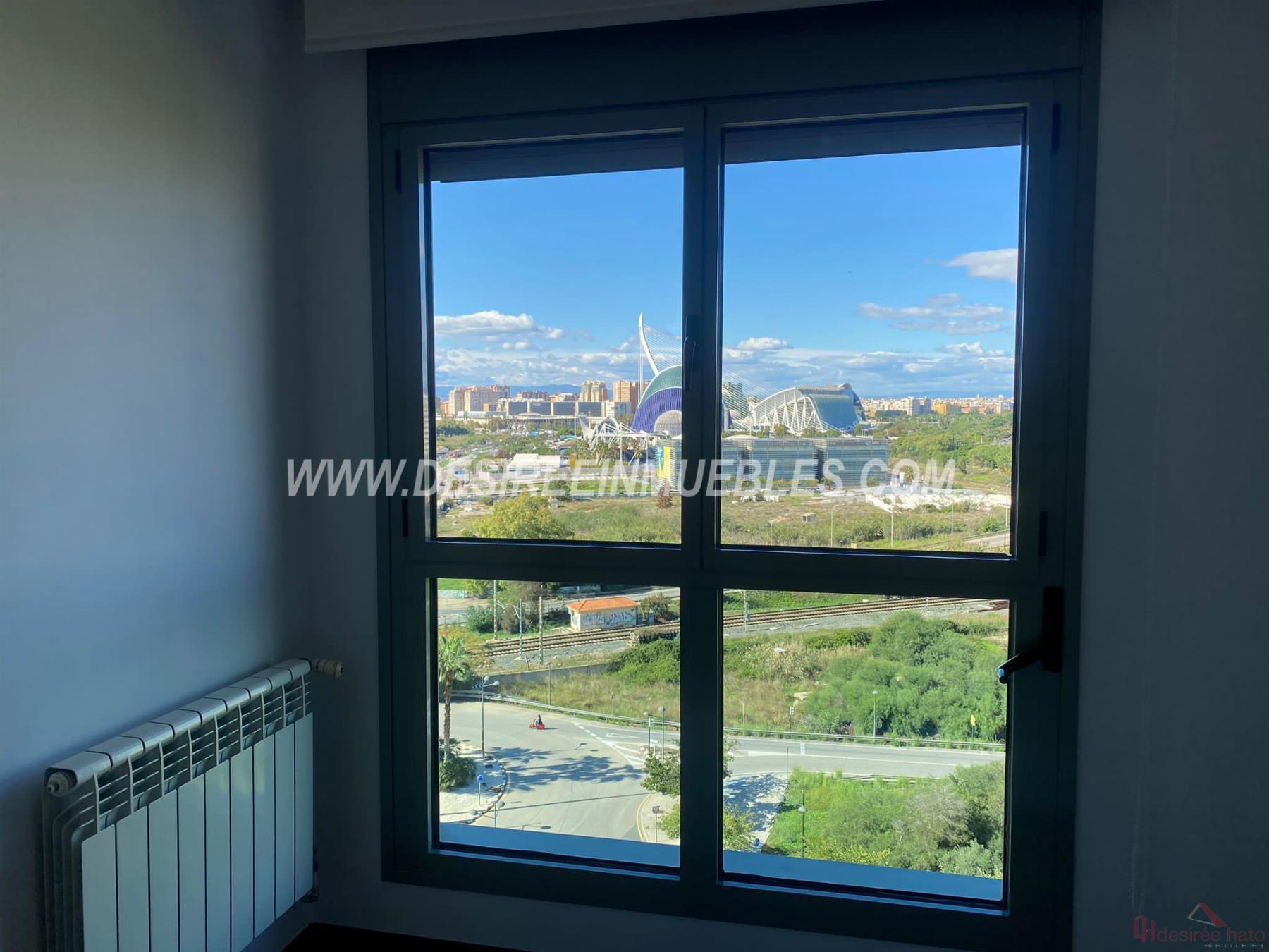 For sale of flat in Valencia