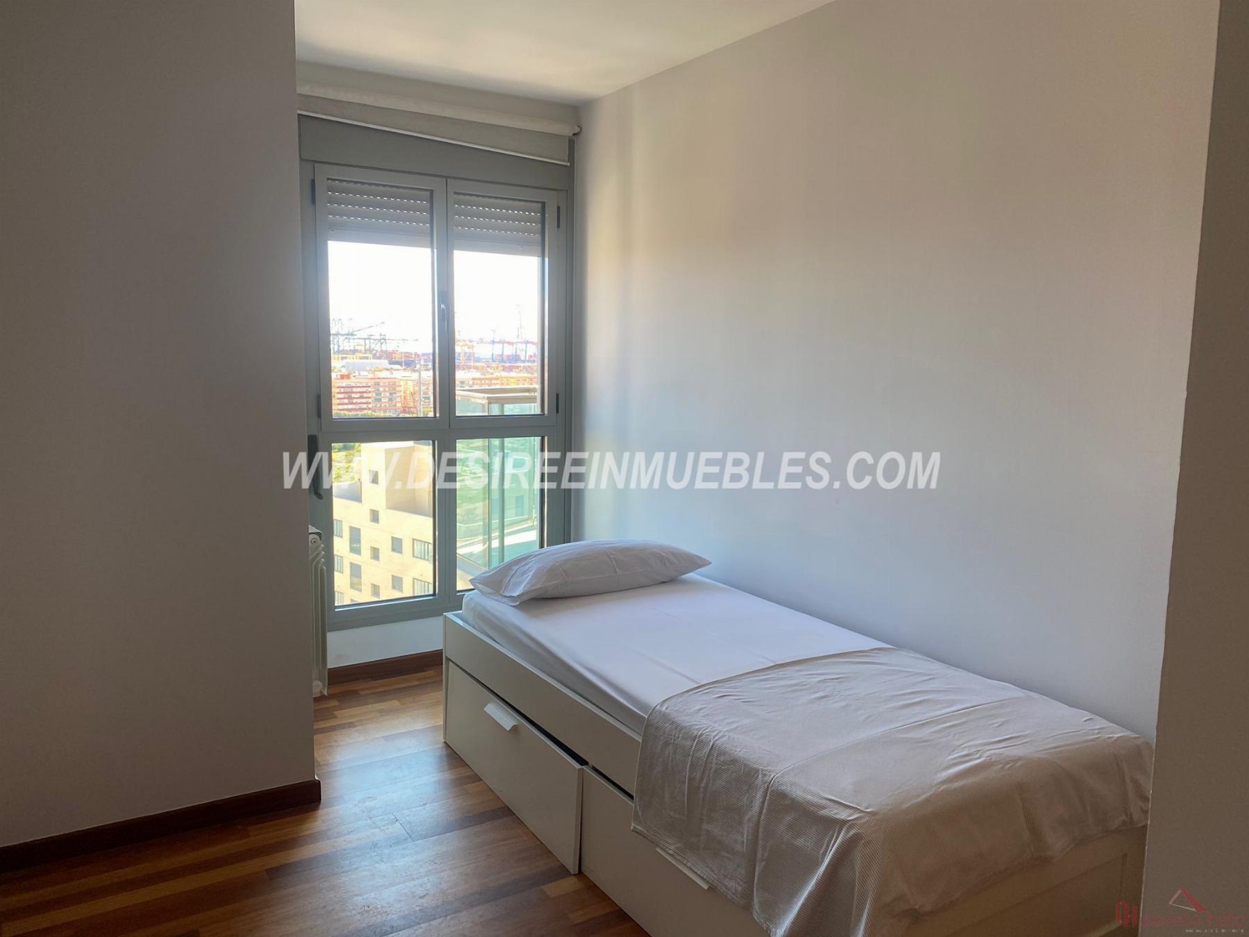 For sale of flat in Valencia