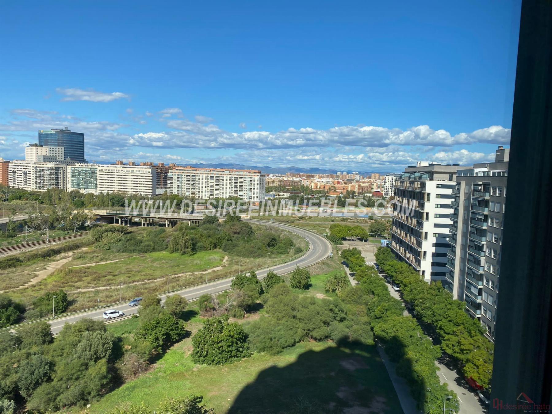For sale of flat in Valencia