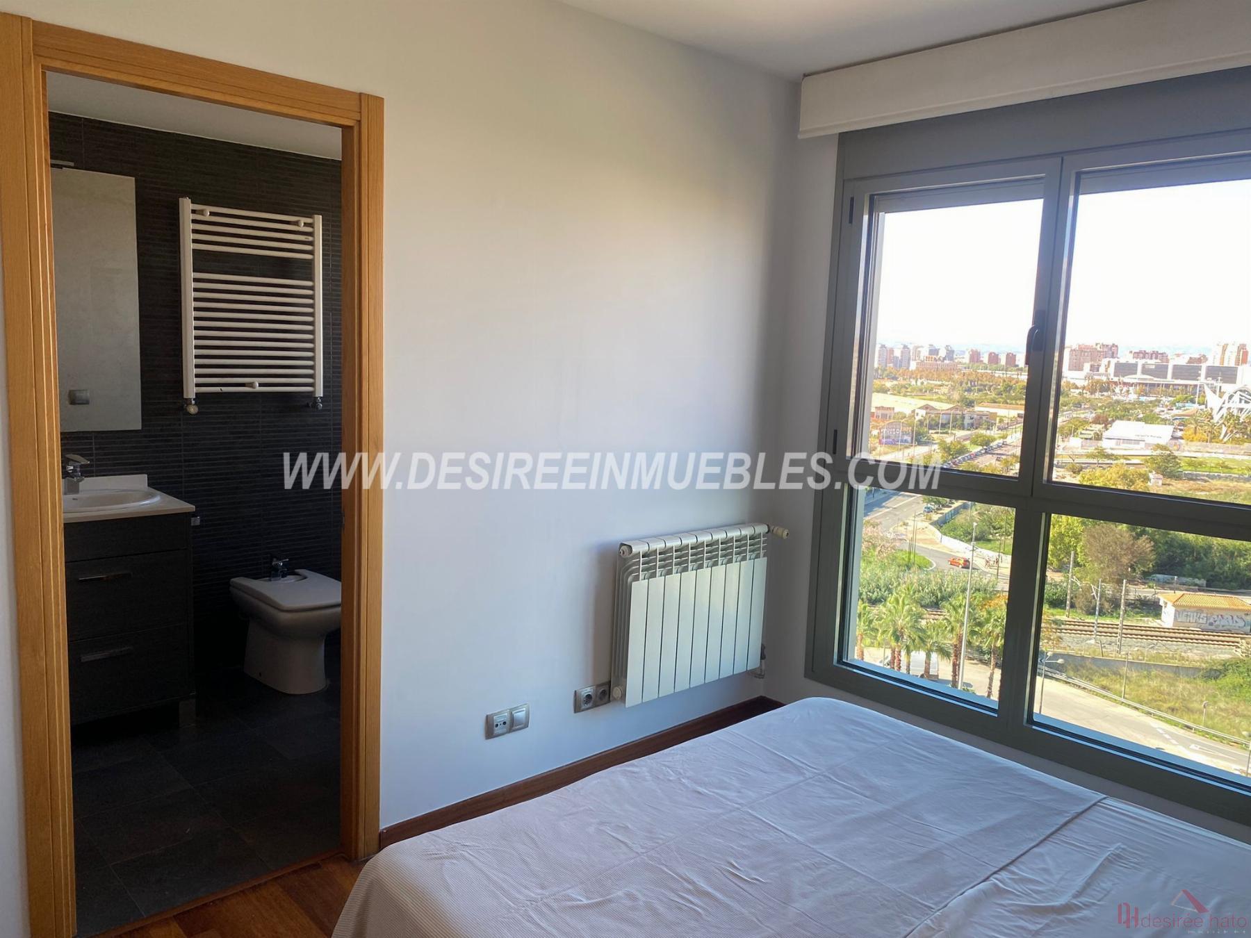 For sale of flat in Valencia