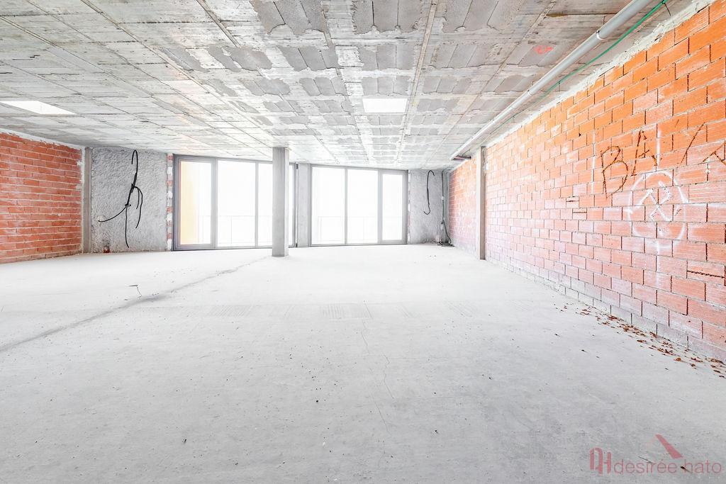 For sale of office in Manises