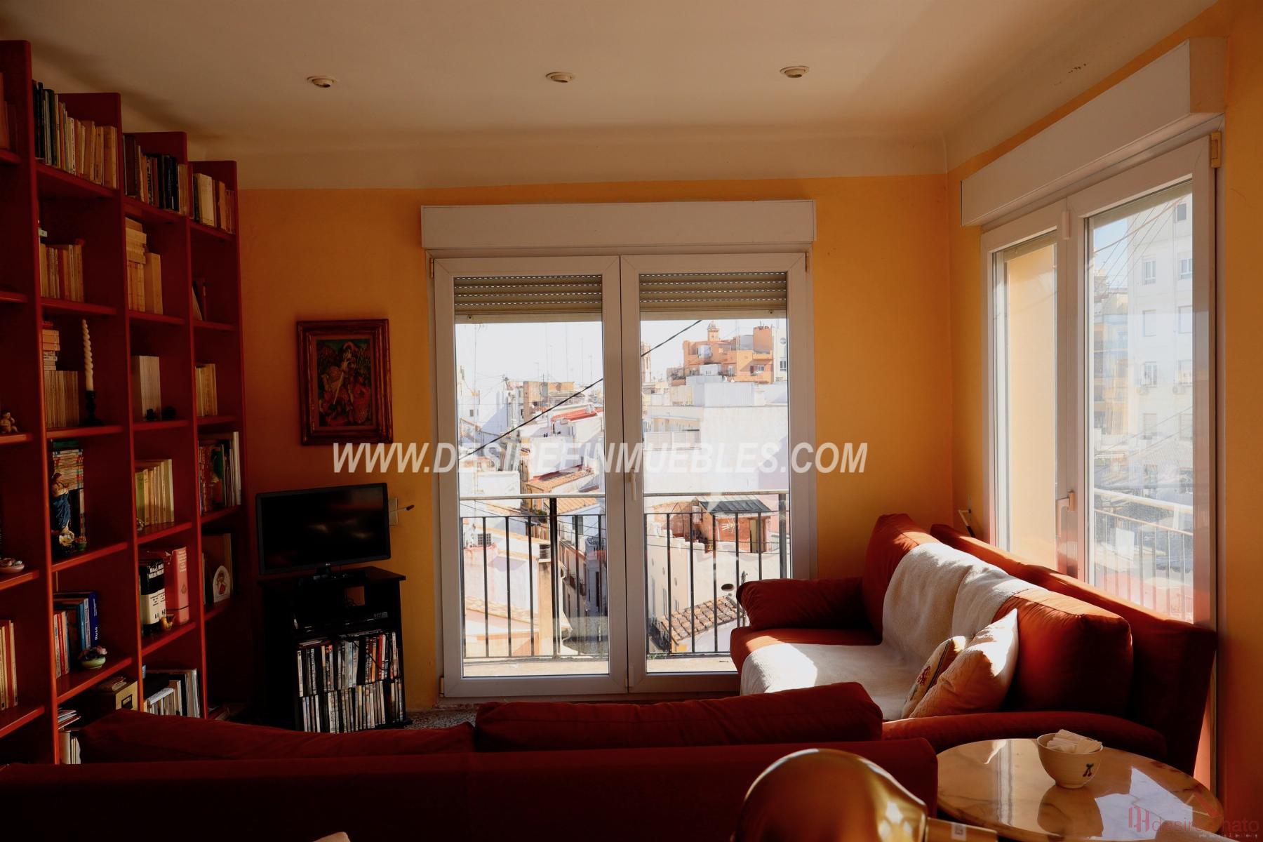 For sale of flat in Valencia