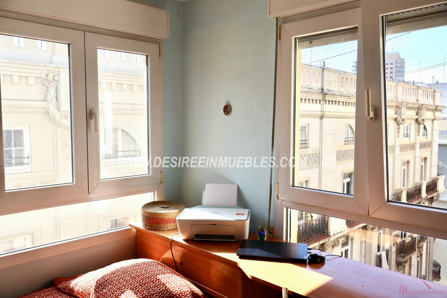 For sale of flat in Valencia