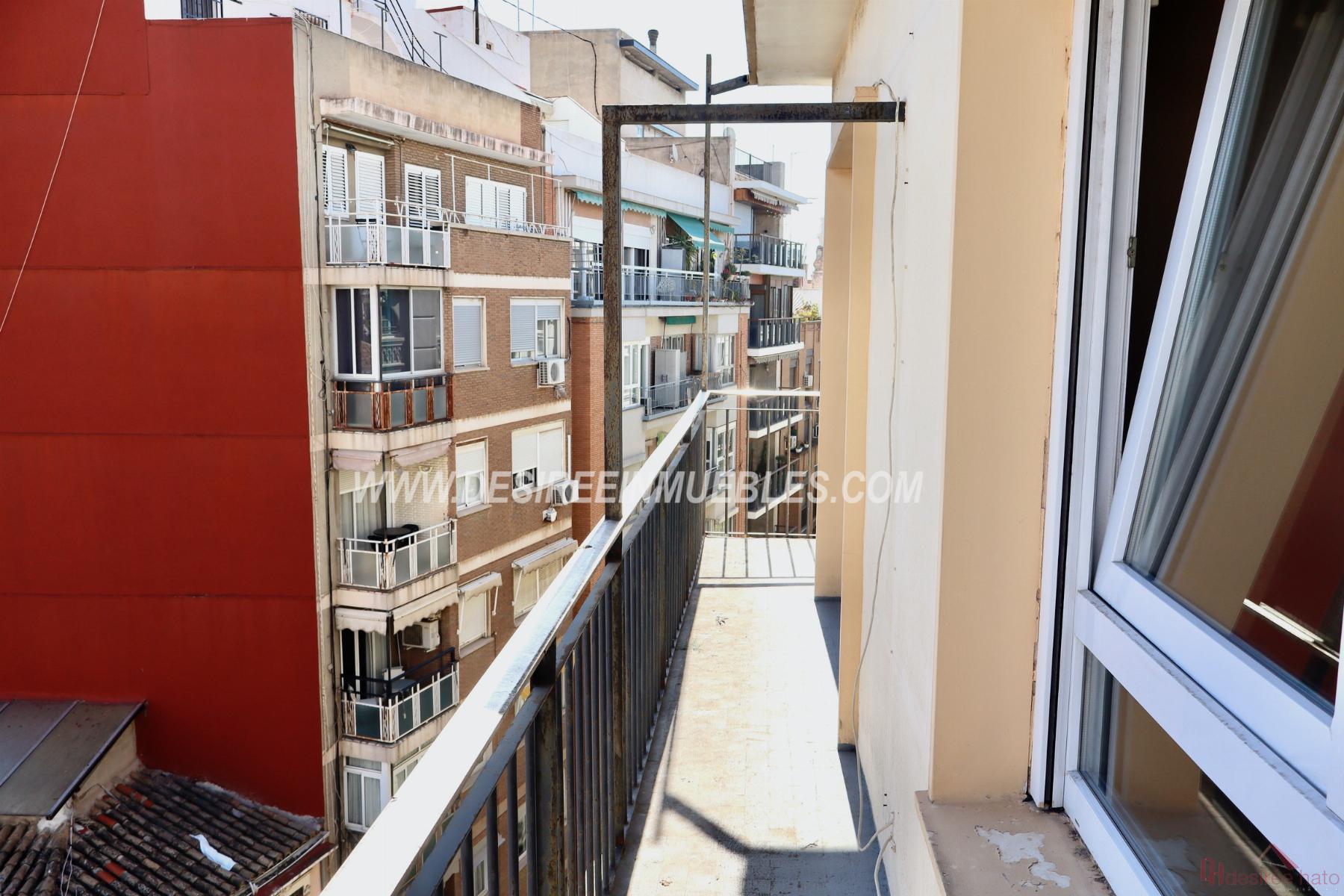 For sale of flat in Valencia