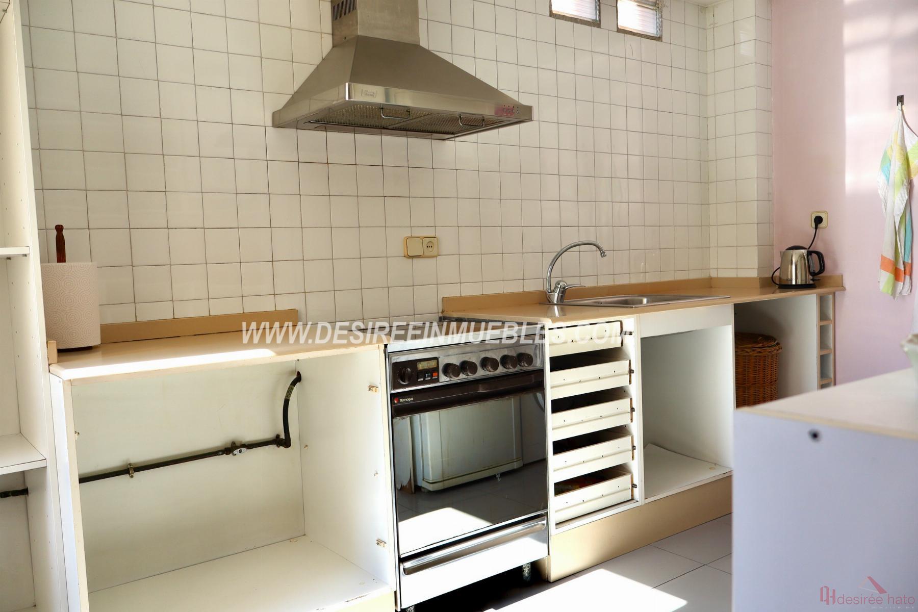 For sale of flat in Valencia