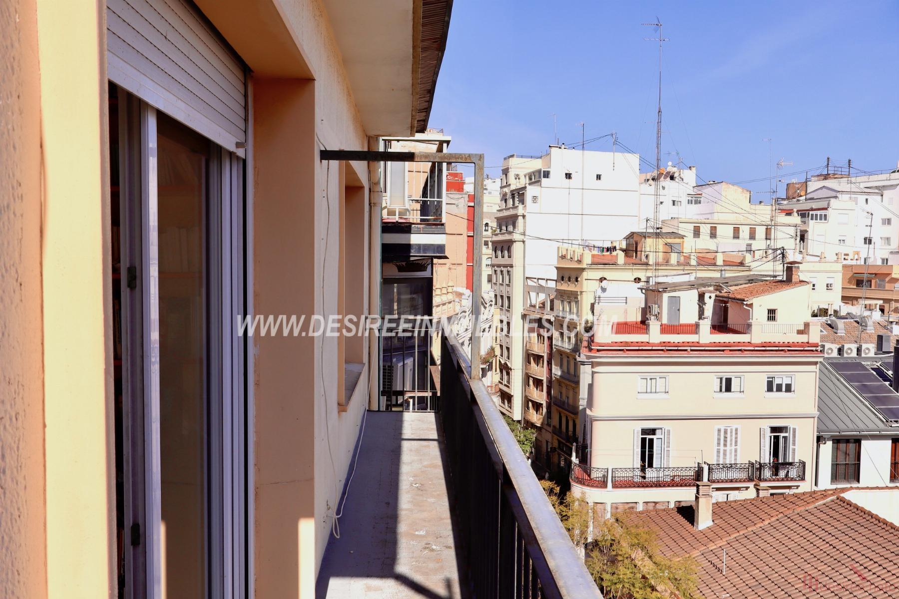 For sale of flat in Valencia