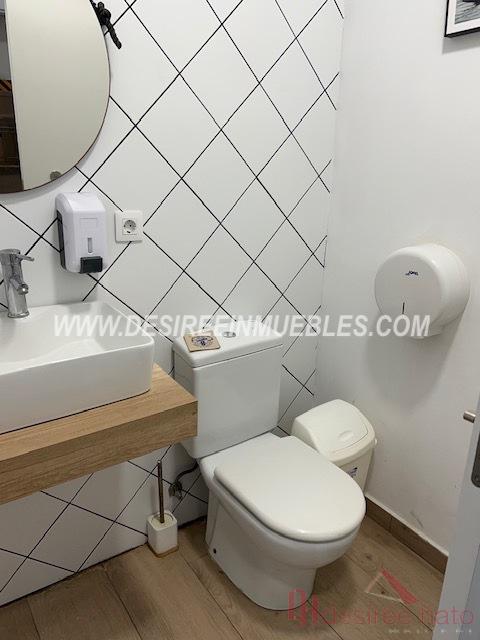 For share of commercial in Valencia