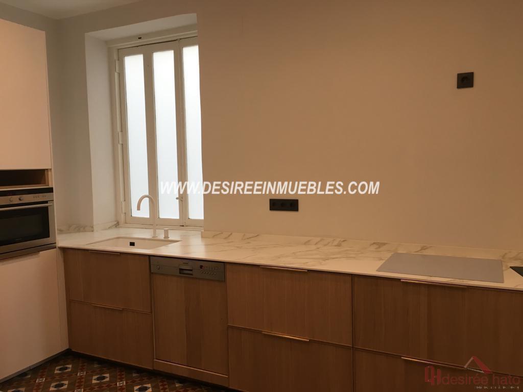 For rent of office in Valencia