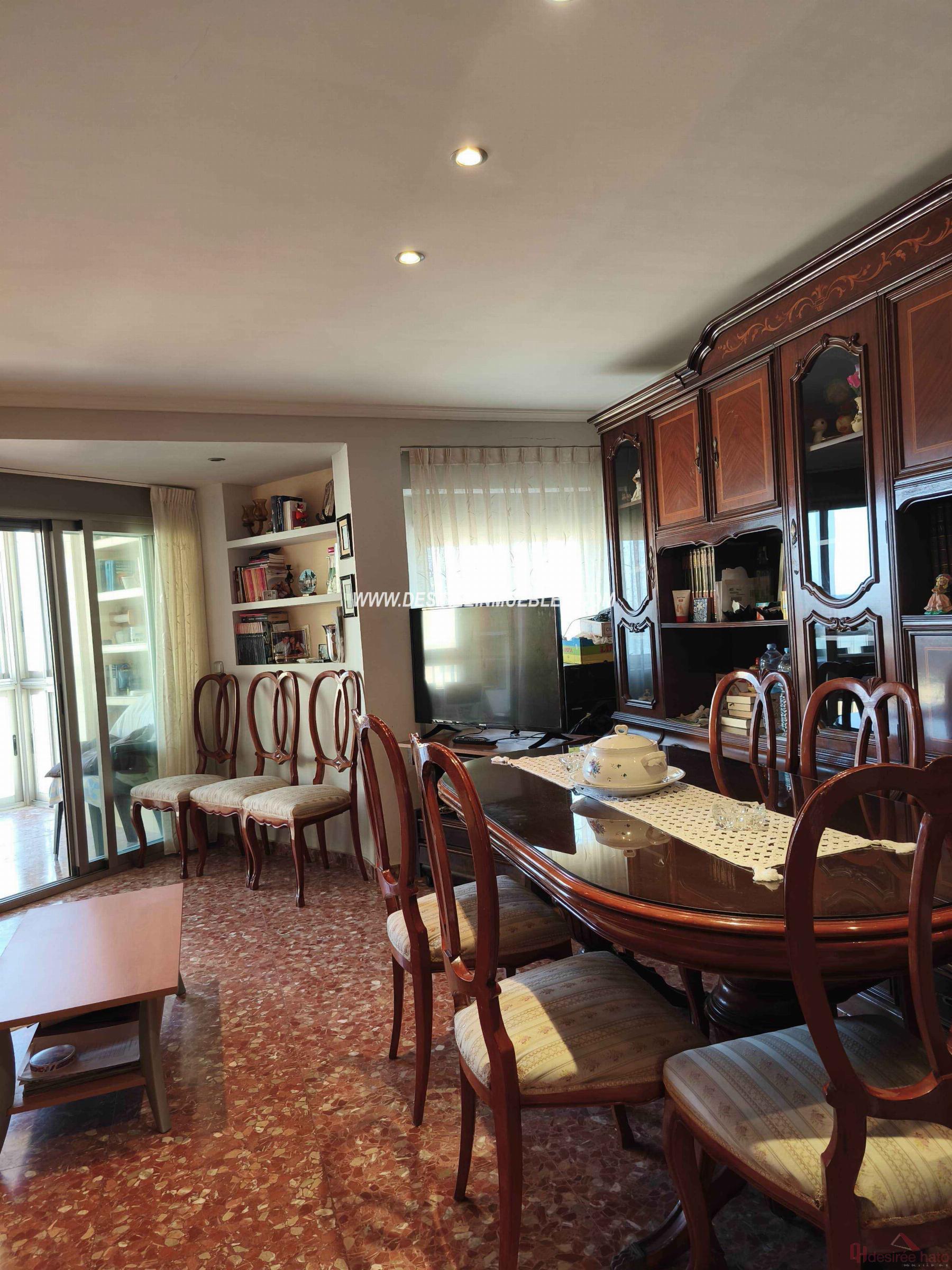 For sale of flat in Valencia