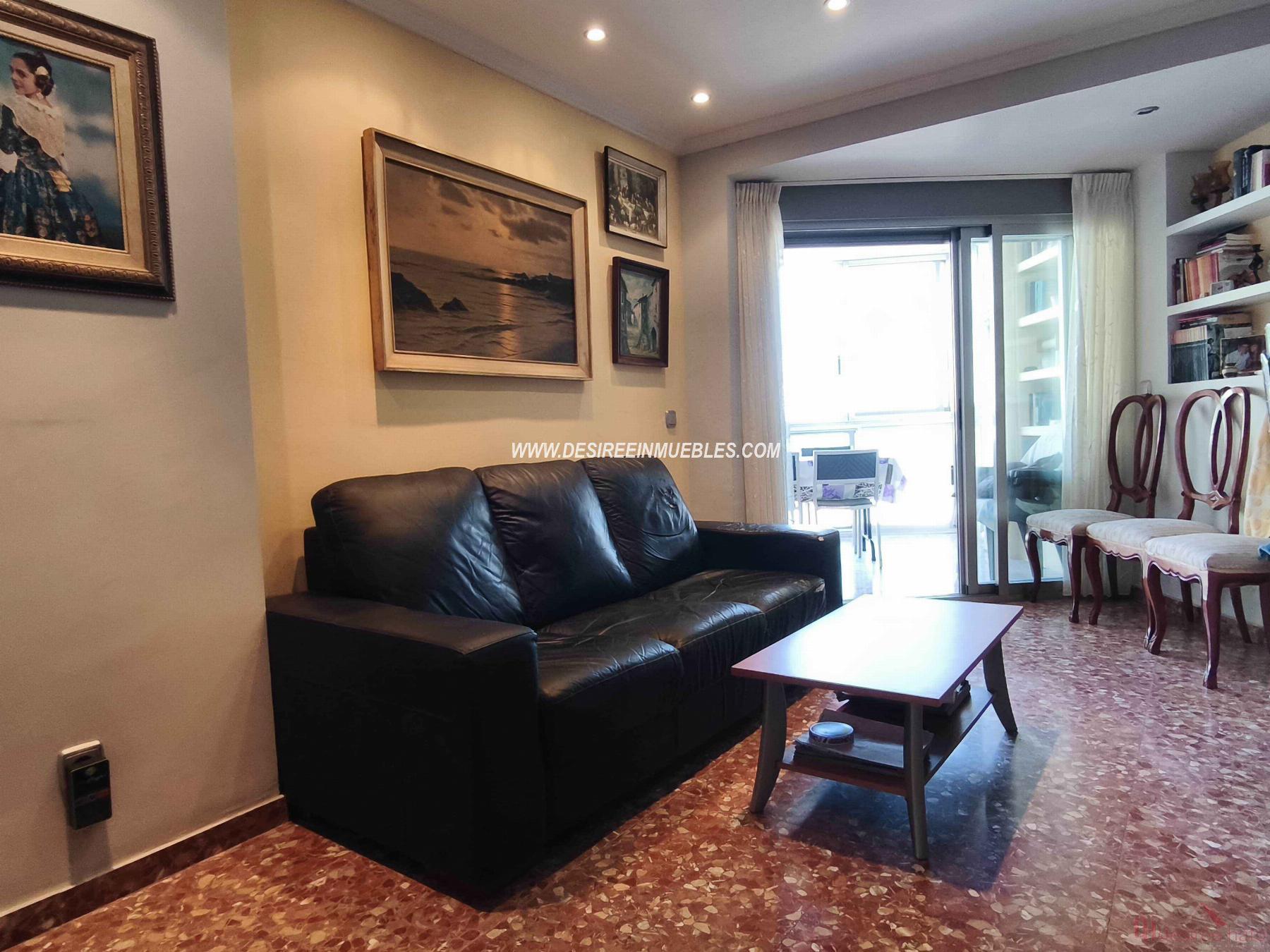 For sale of flat in Valencia