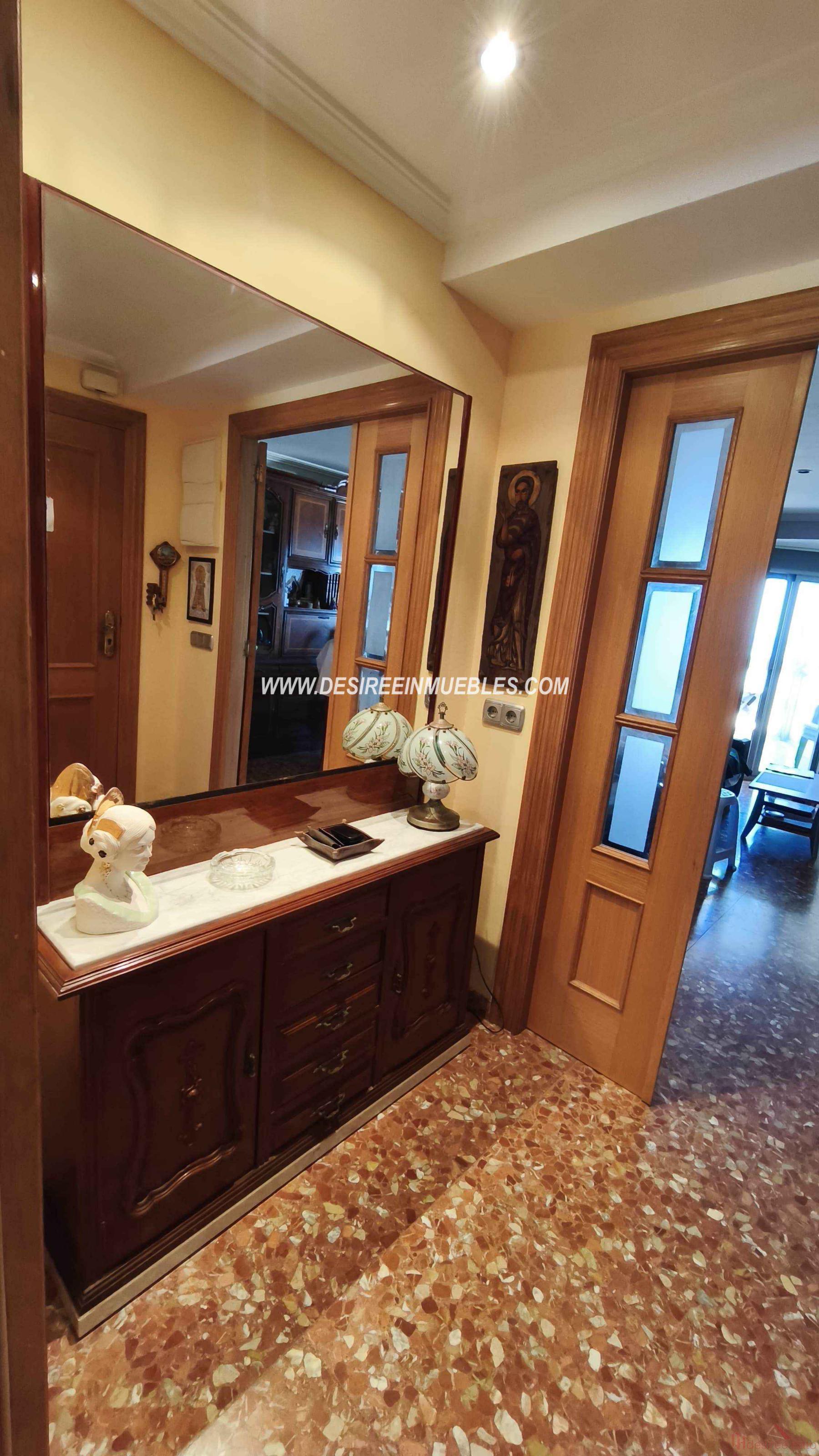 For sale of flat in Valencia