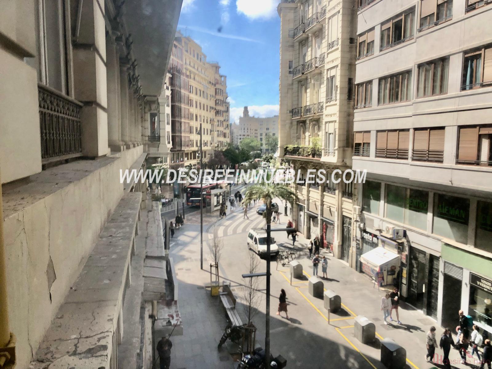 For sale of flat in Valencia