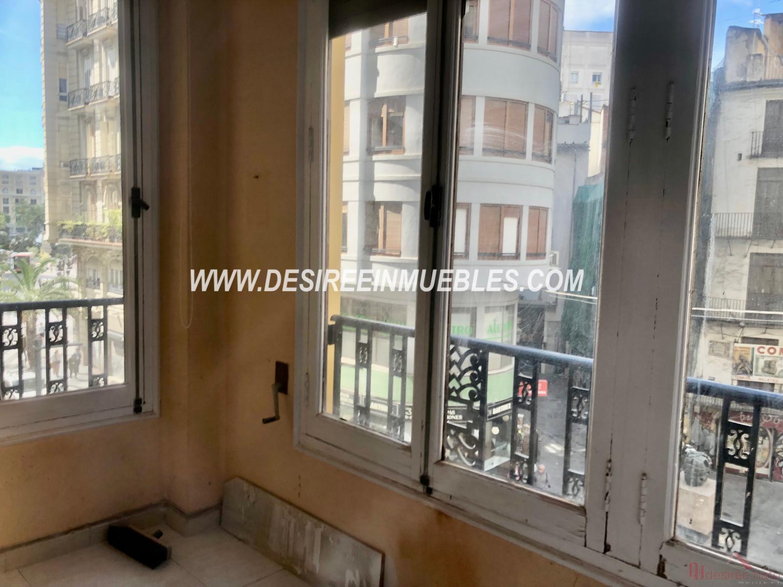 For sale of flat in Valencia