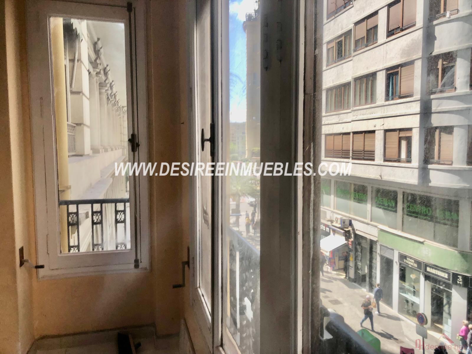 For sale of flat in Valencia