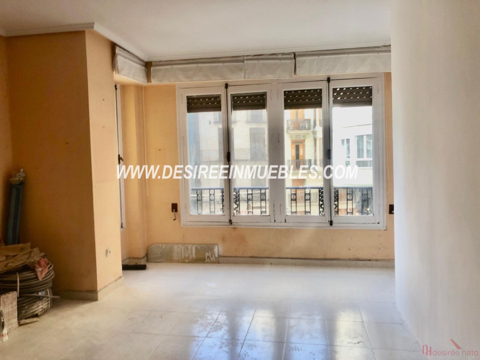 For sale of flat in Valencia