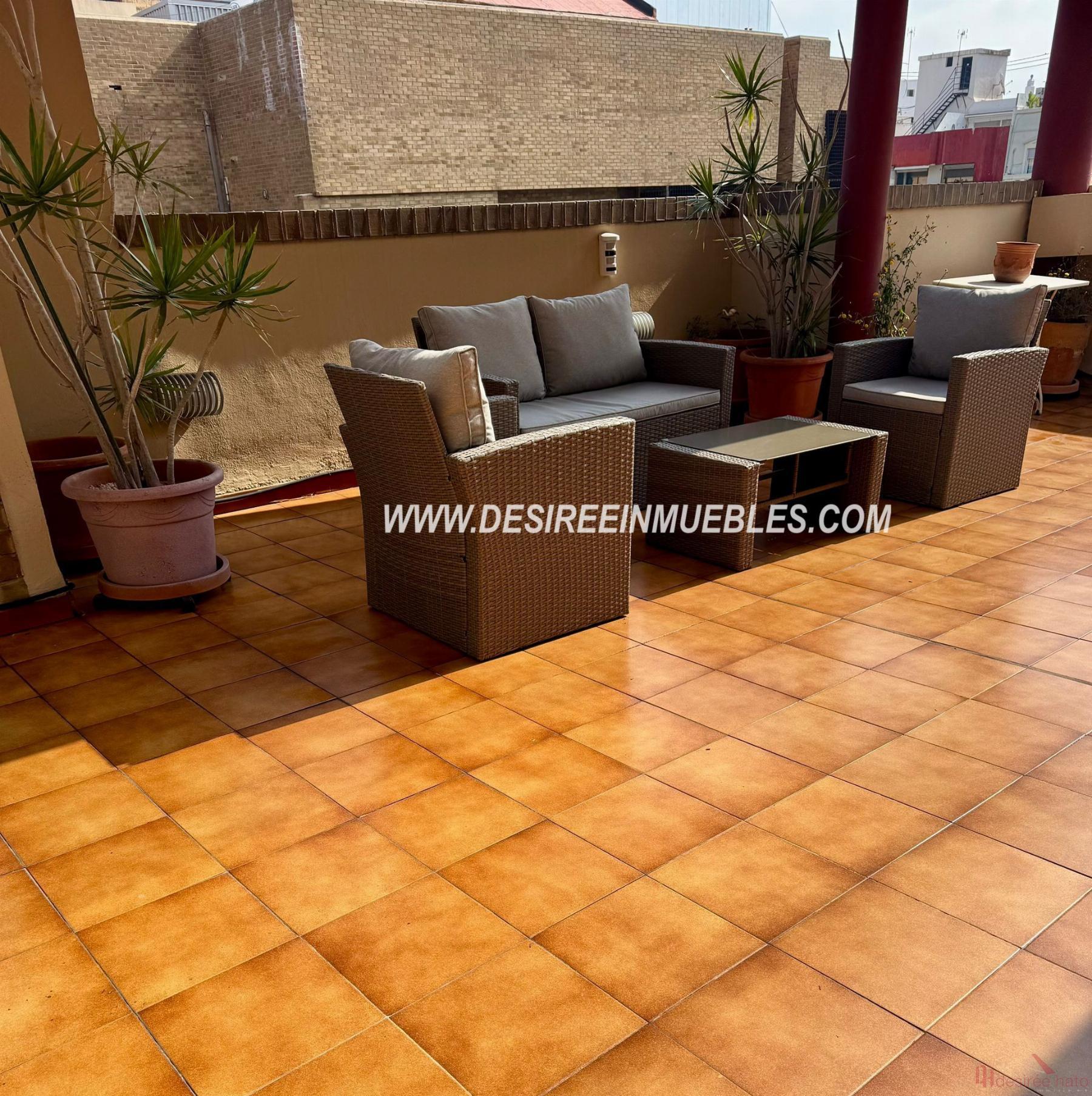 For rent of penthouse in Valencia