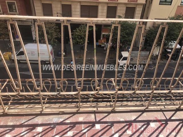 For sale of flat in Valencia