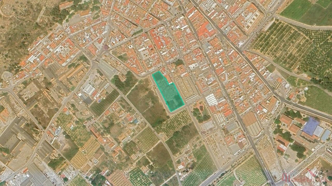 Venta de terreno en Oliva