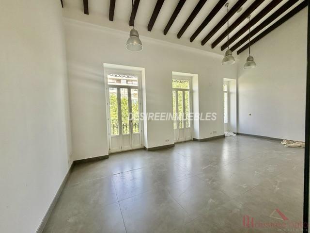 For rent of office in Valencia