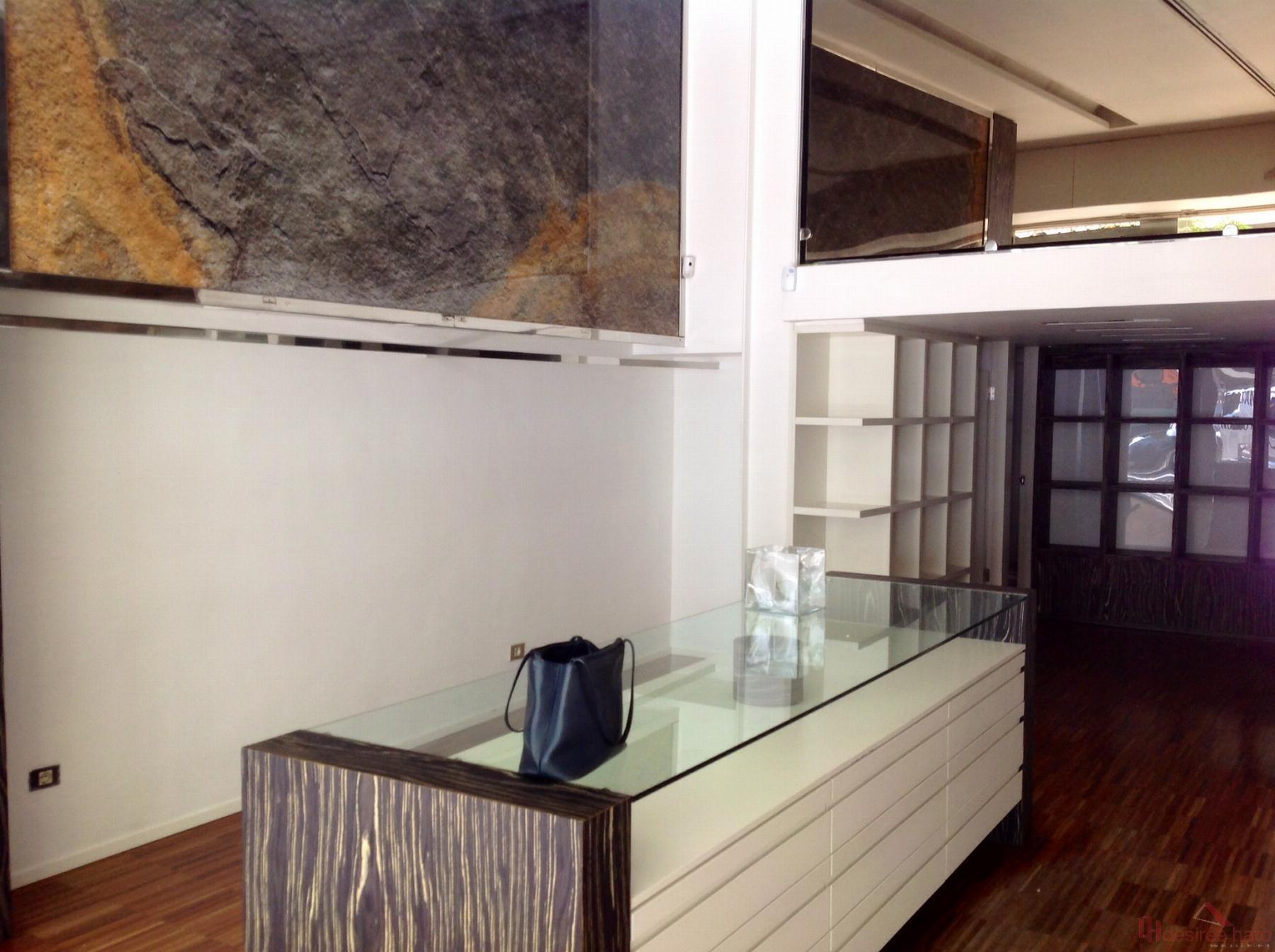 For rent of commercial in Valencia