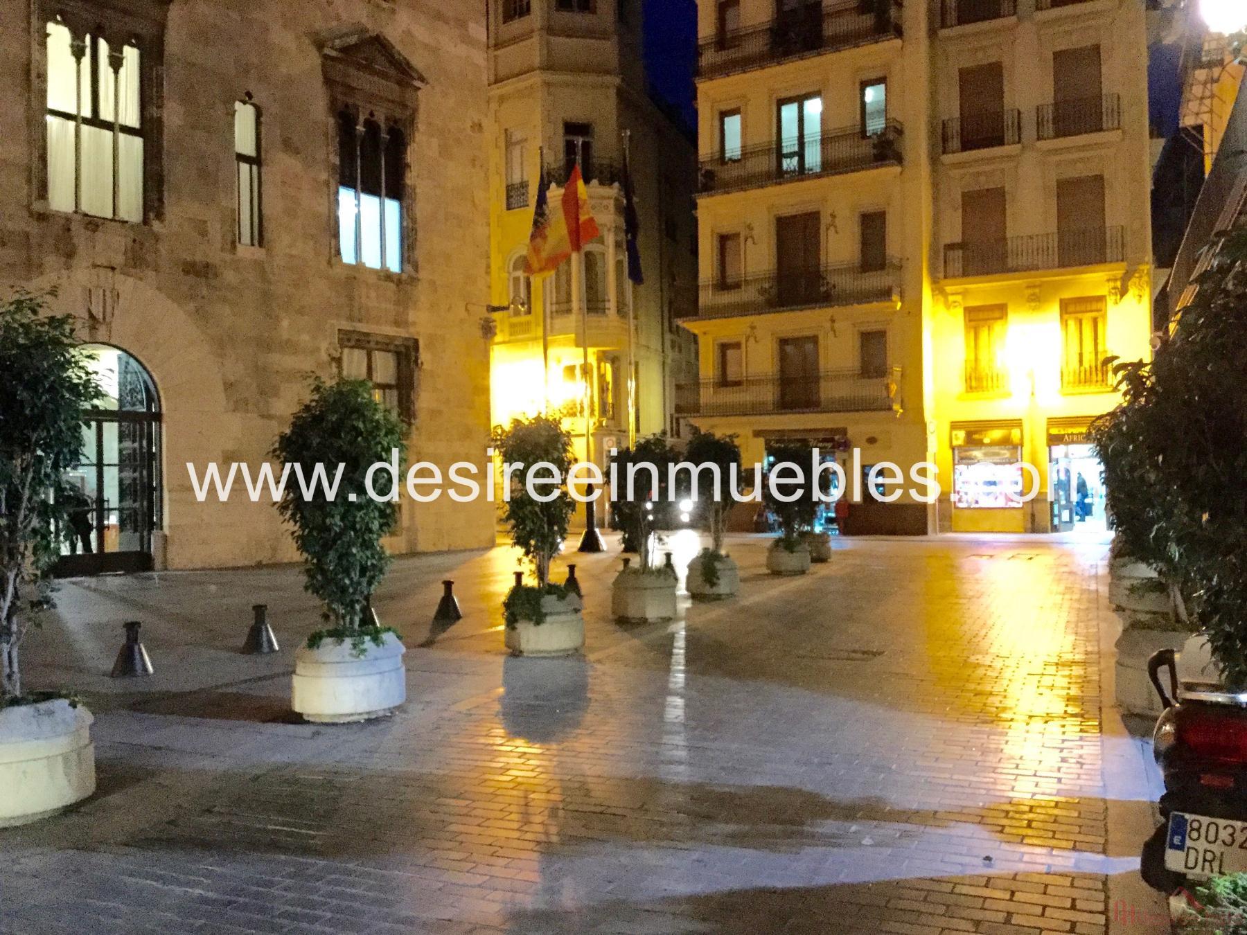 For rent of office in Valencia