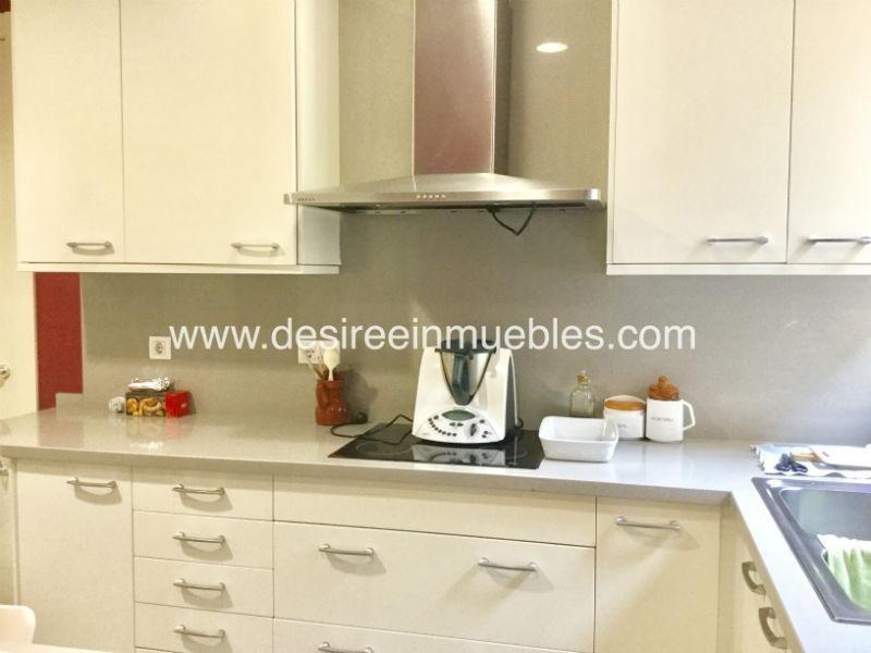 For sale of penthouse in Valencia