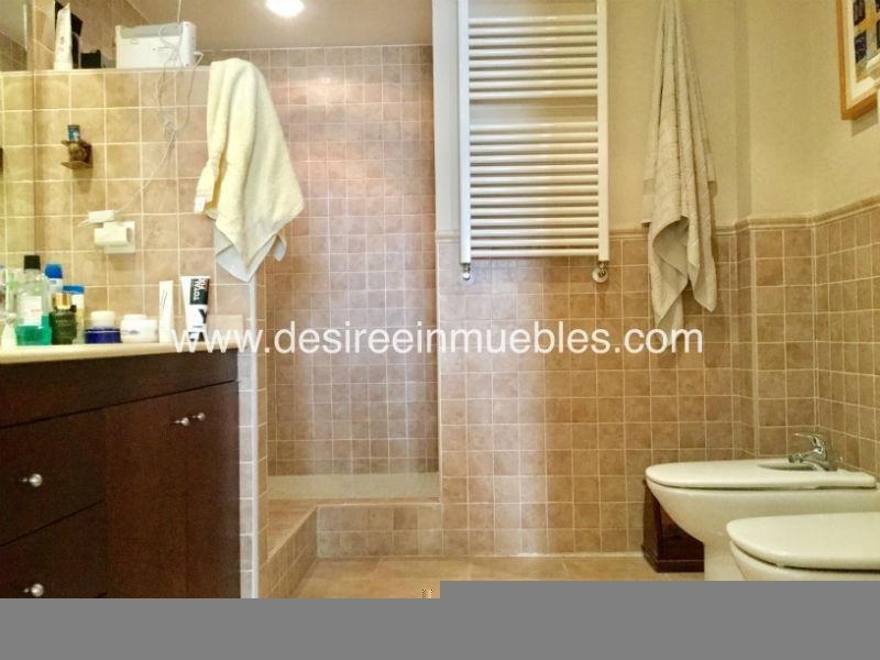 For sale of penthouse in Valencia