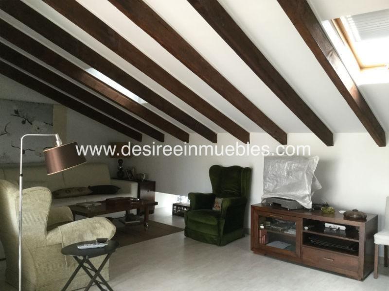 For sale of penthouse in Valencia