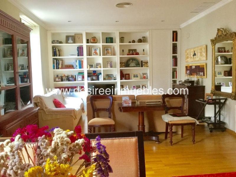For sale of penthouse in Valencia
