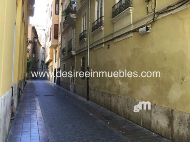 For sale of commercial in Valencia