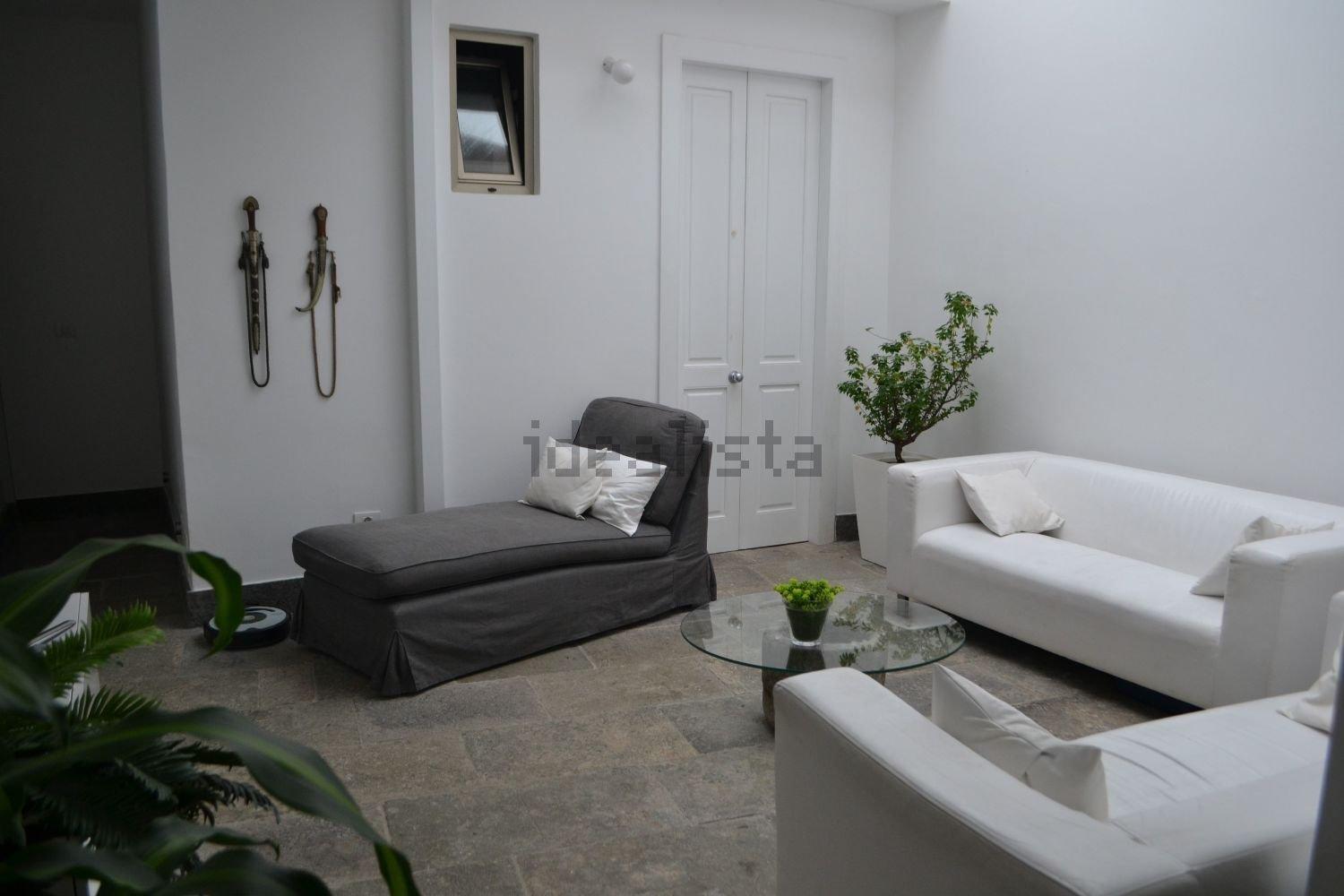 For sale of house in Las Palmas de Gran Canaria