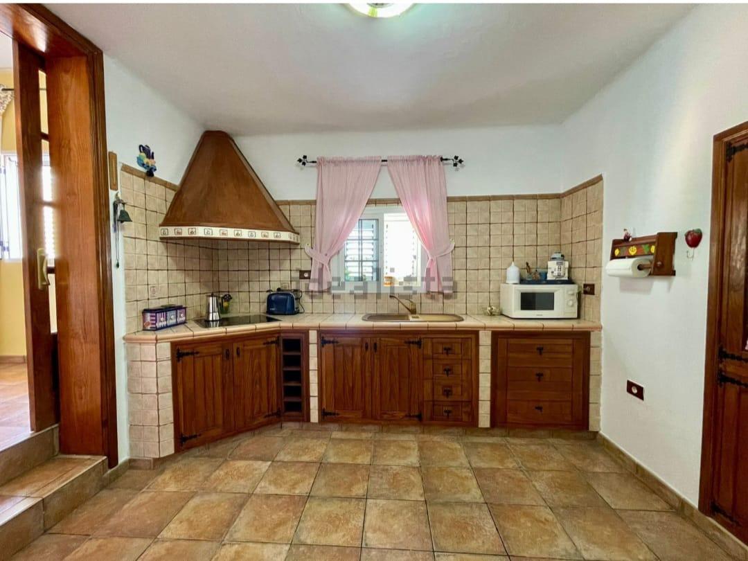 For sale of house in Valleseco