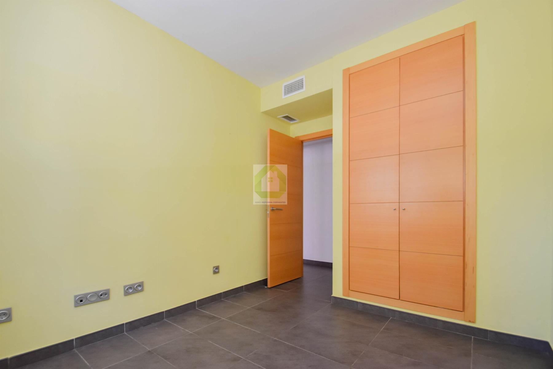 For sale of flat in Alhendín