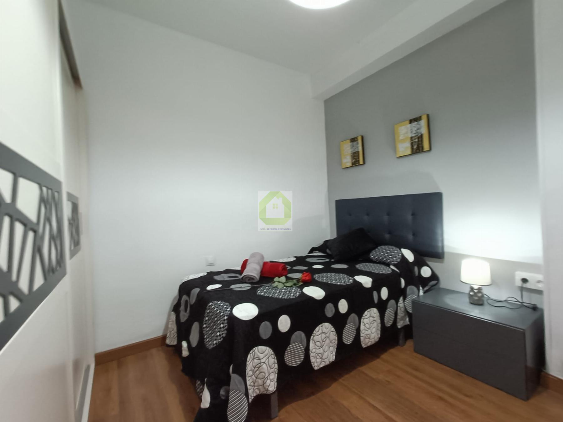For rent of flat in Granada