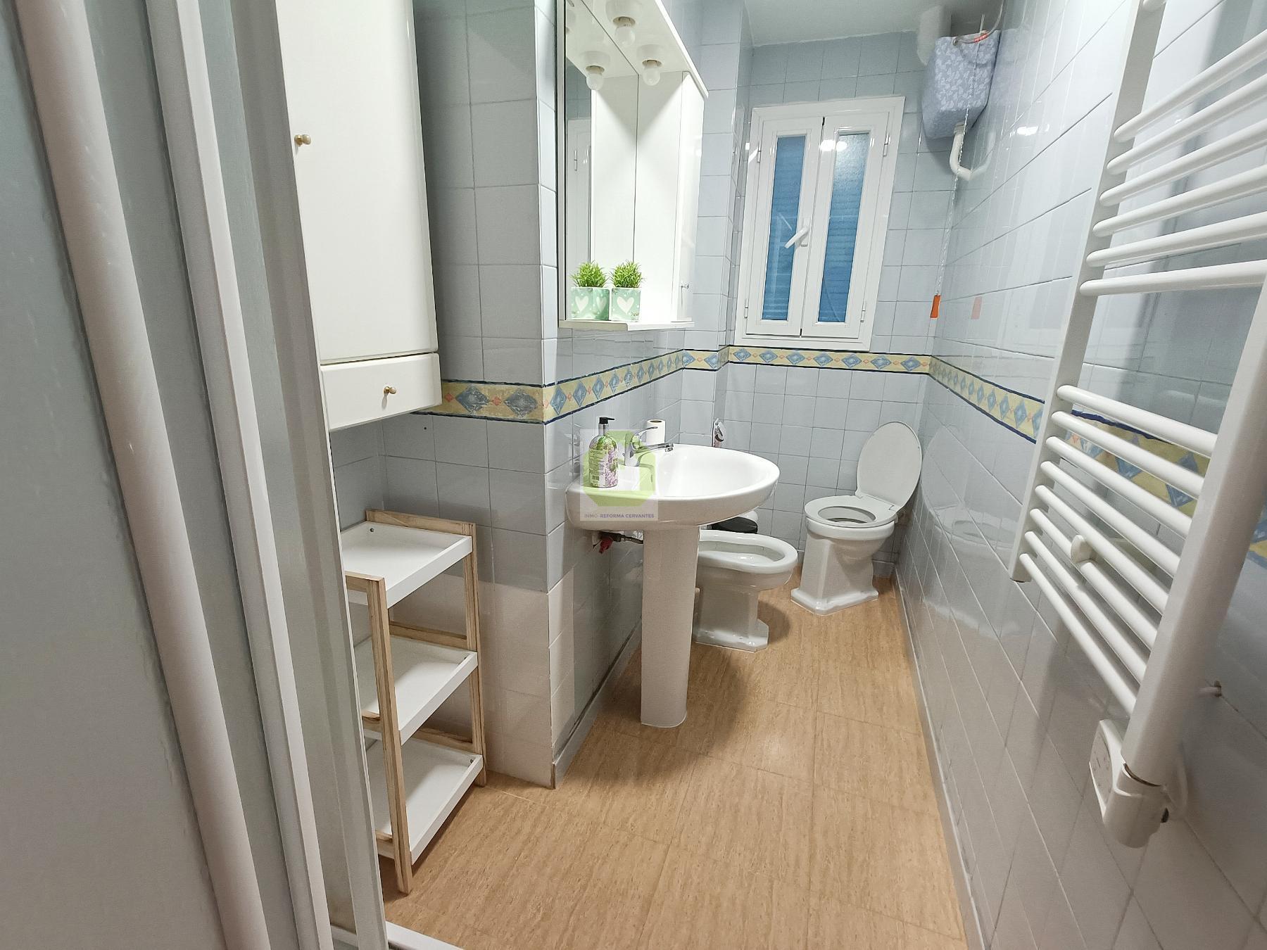 For rent of flat in Granada