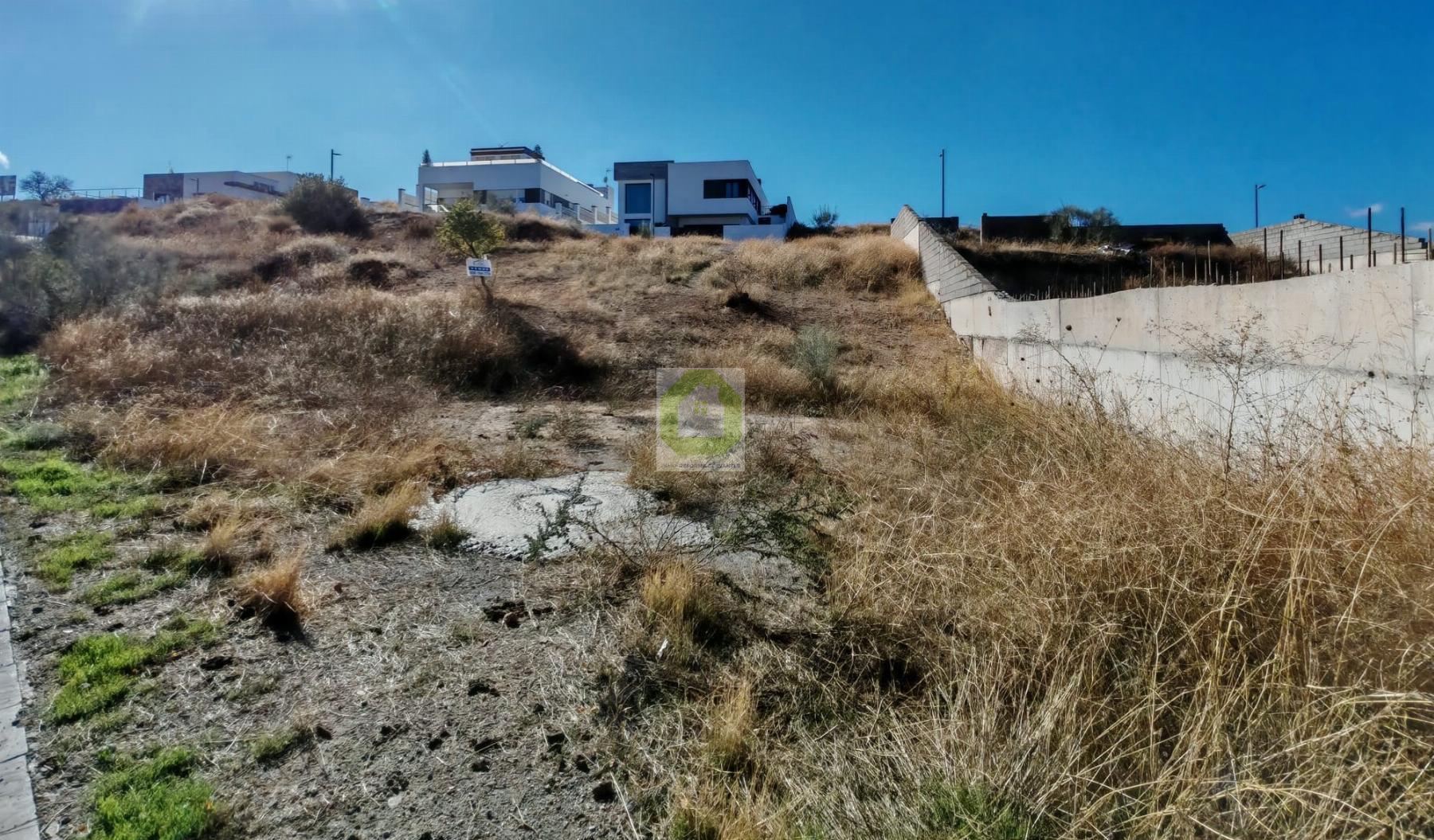 Venta de terreno en La Zubia