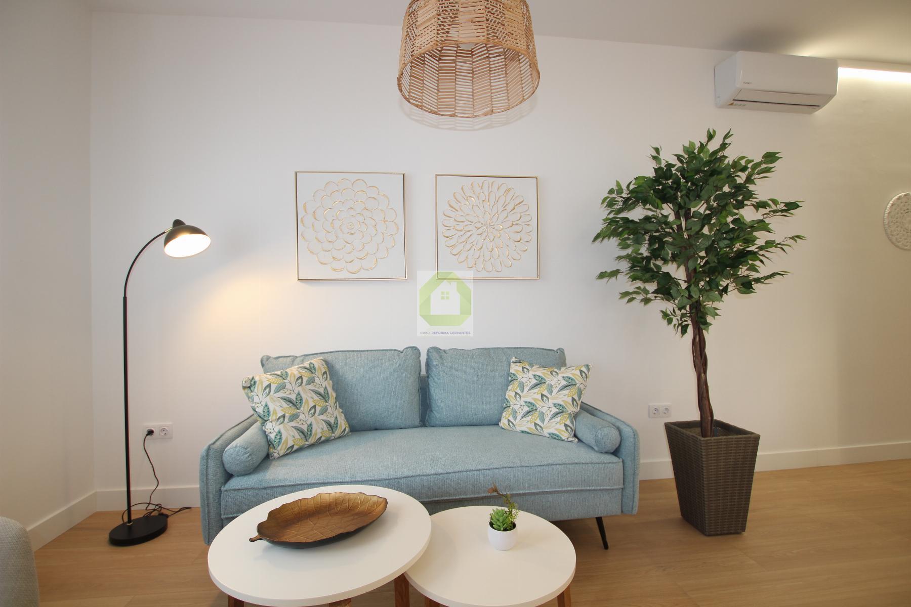 For sale of flat in Granada