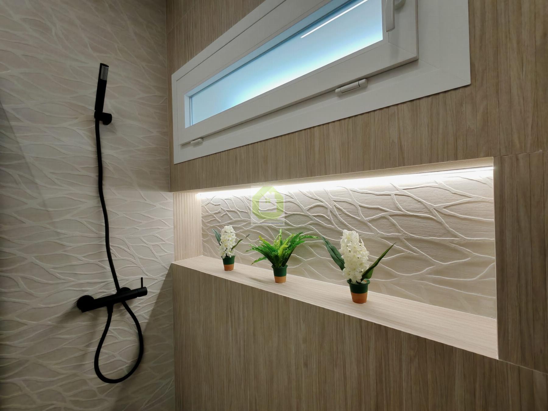 For sale of flat in Granada
