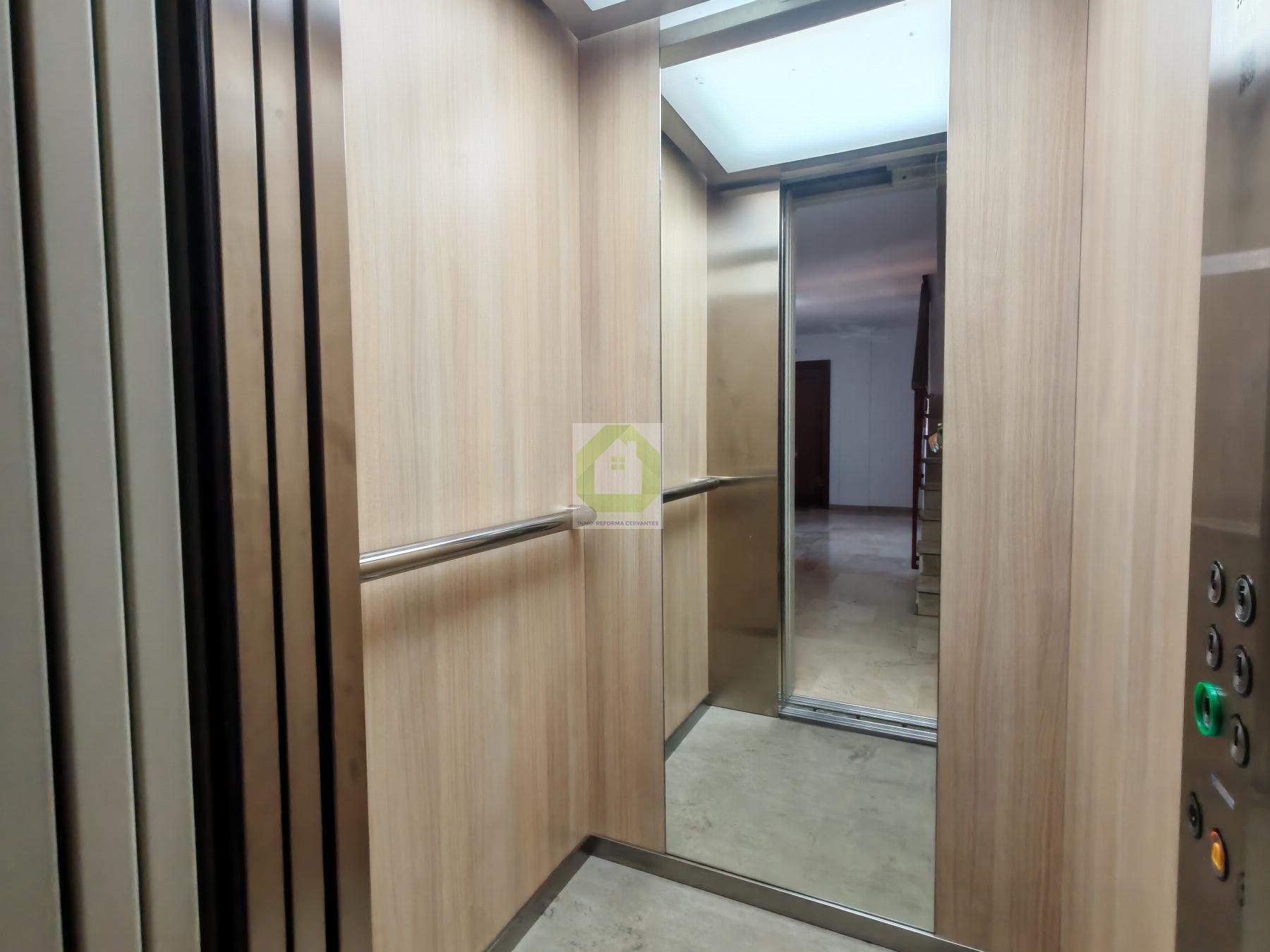 Venta de piso en Granada