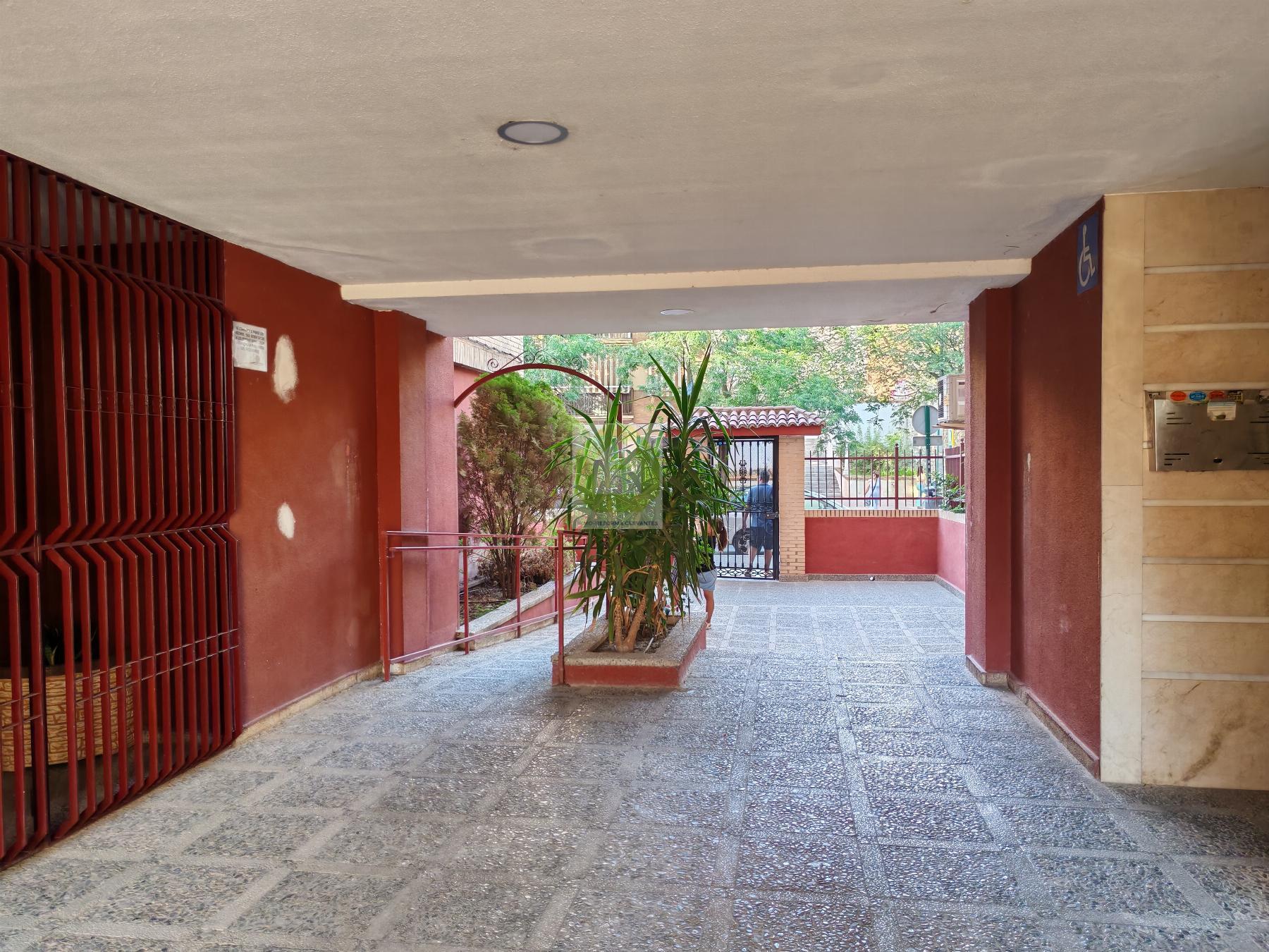 Venta de piso en Granada