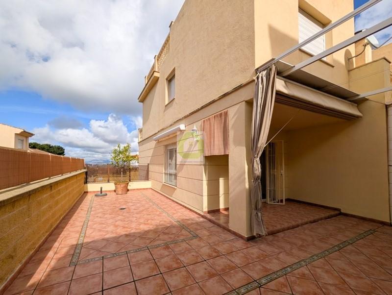 Venta de casa en Cájar