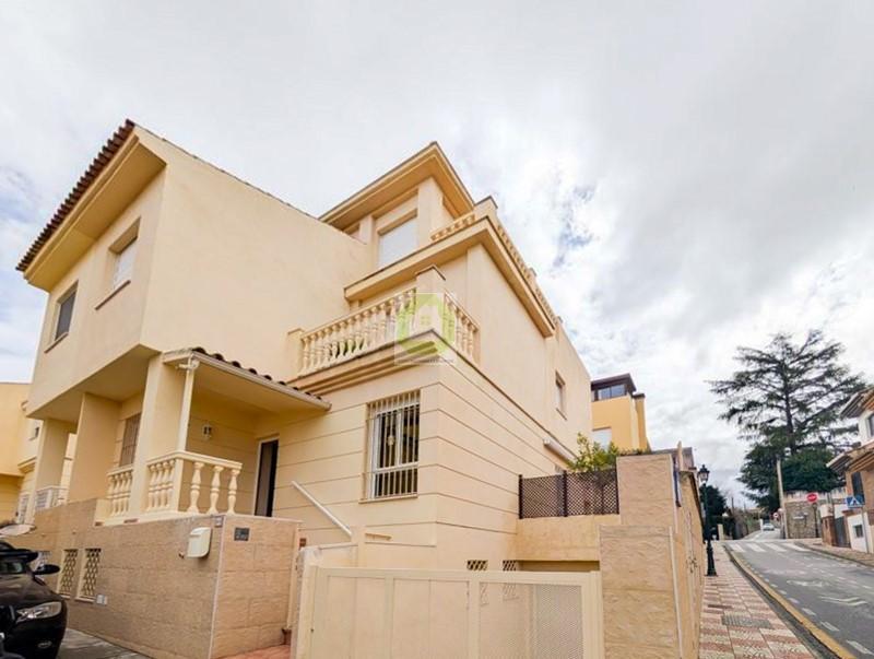 Venta de casa en Cájar