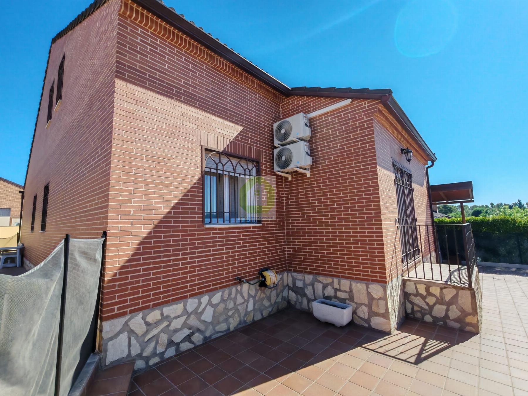 Venta de chalet en Olías del Rey