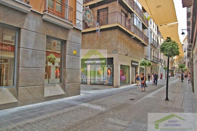 For rent of office in Granada