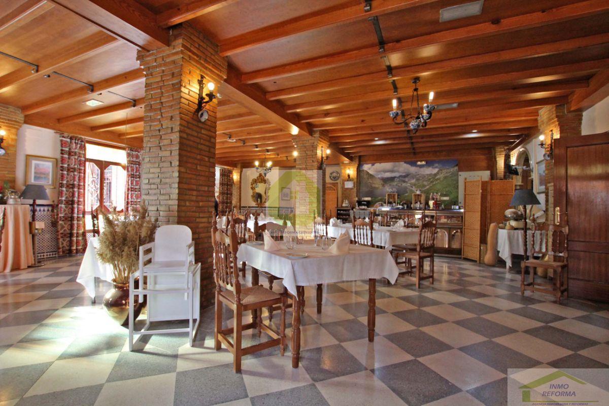 For sale of commercial in Quéntar